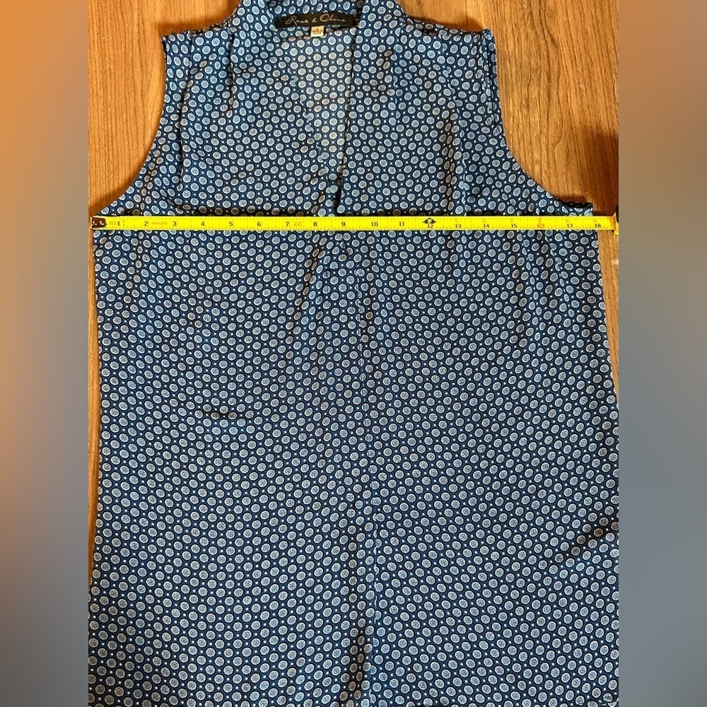 Rose & Olive blouse size Small navy, blue, and white dots pattern , sleeveless - Picture 4 of 6